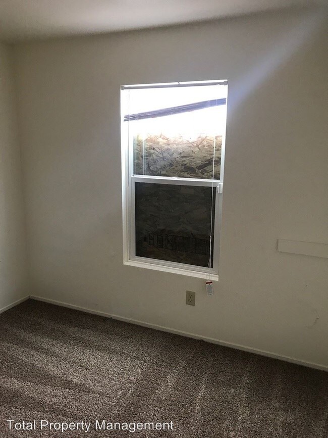 Building Photo - 1120 W Inyo Ave