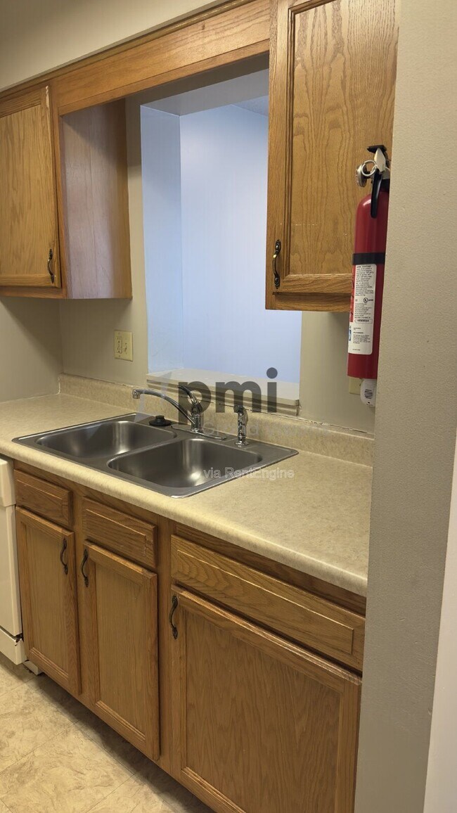 Foto del edificio - 1308 Arthur Ave