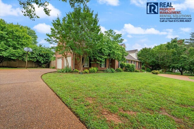 Building Photo - 2307 Londonderry Dr