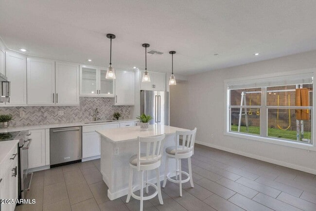 Foto del edificio - 7500 E Deer Valley Rd