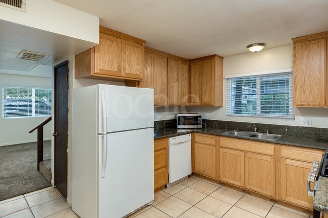 Foto del edificio - 1119 W Sacramento Ave