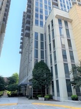 Building Photo - 720 N Larrabee St
