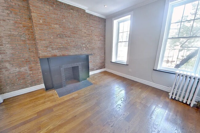 Building Photo - 53 Leroy St