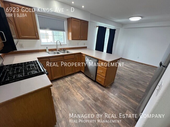 Foto del edificio - 6923 Gold Kings Ave