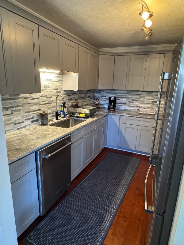 Foto del edificio - 128 Cedar Ln