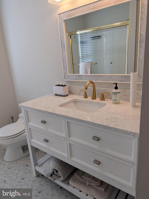 Foto del edificio - 295 Bay St