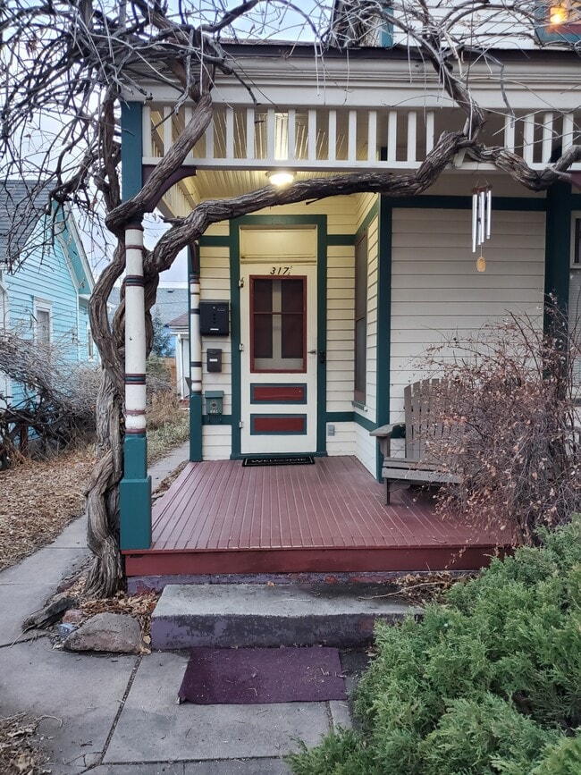 Building Photo - 317 E Willamette Ave