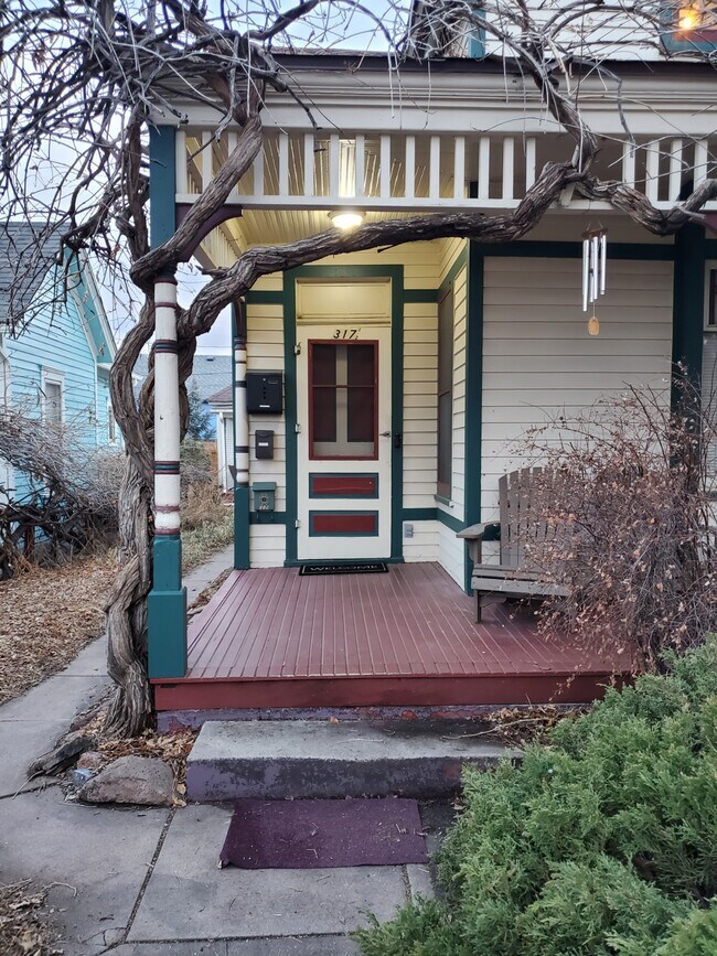 Foto del edificio - 317 E Willamette Ave