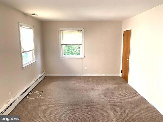 Foto del edificio - 12 W Park Blvd