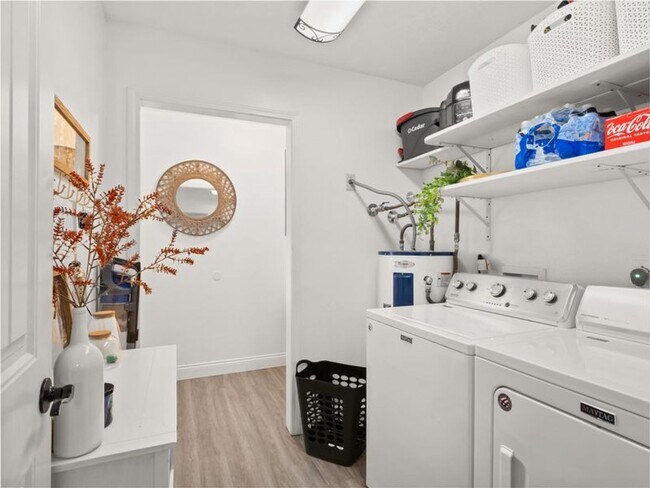 Foto del edificio - 8603 Main St.