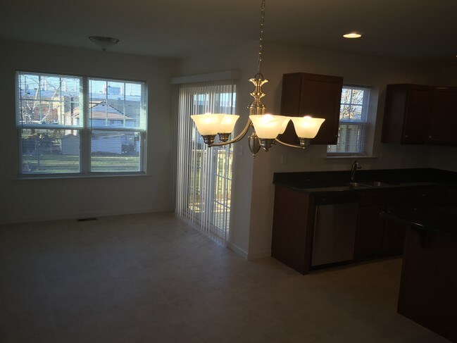 Building Photo - 713 Admiral's Quay Dr