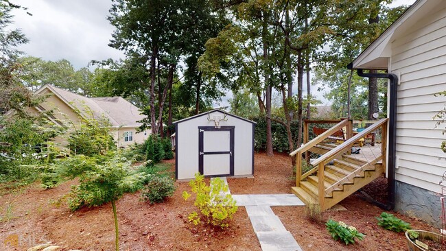 Building Photo - 1137 Magnolia Dr