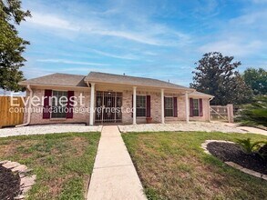 Building Photo - 10938 MacKenzie Dr