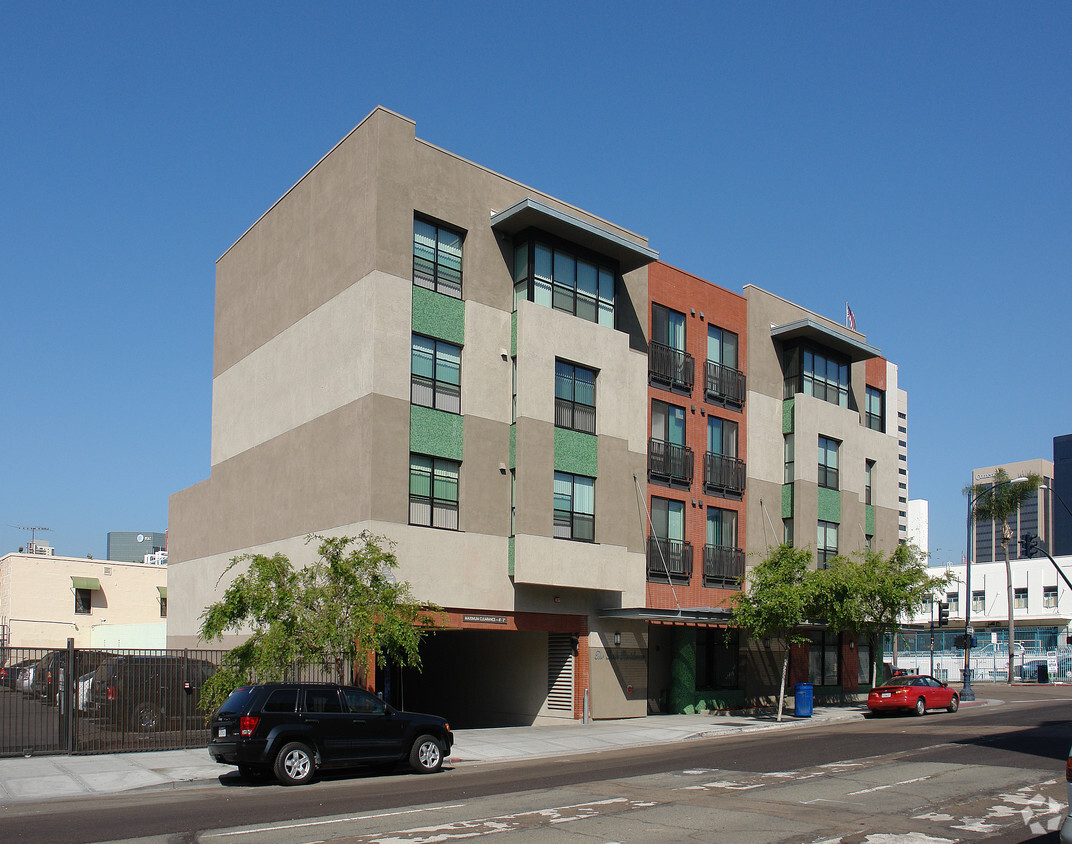 Foto del edificio - Leah Residence