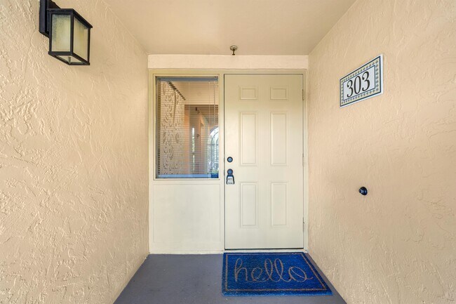 Photo - 800 Hudson Ave Townhome