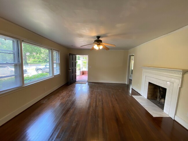 Building Photo - Rosewood
