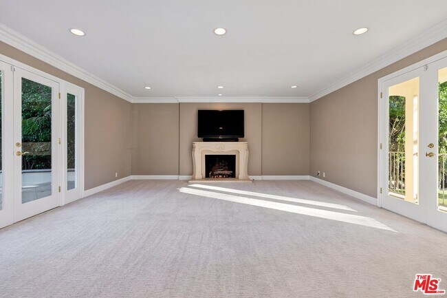 Building Photo - 610 Whittier Dr