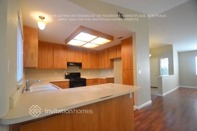 Foto del edificio - 303 Hampshire Ct