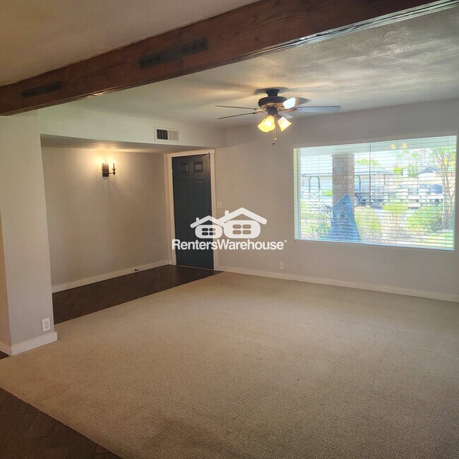 Foto del edificio - 1557 E Grove Ave