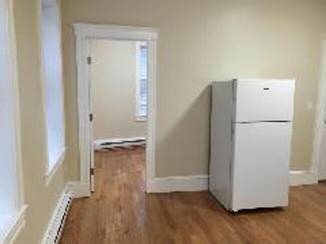 Foto del edificio - 4 bed 2 Bath - Mission Hill - 9/1/26 NO FEE