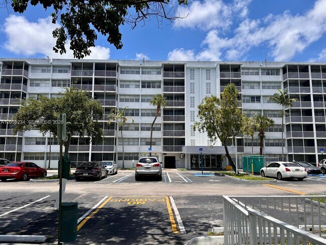 Building Photo - 700 NW 214th St