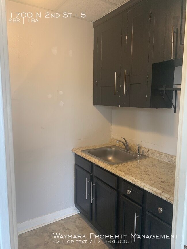 Building Photo - 2 Bedroom 1 bath  2nd Fl  Hamilton Building