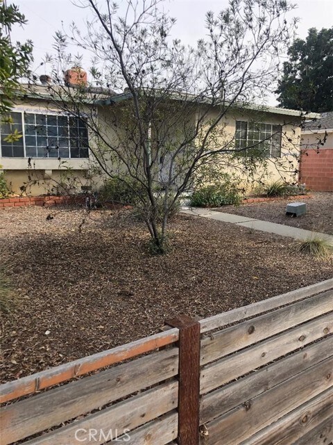 Foto principal - 622 N Placentia Ave