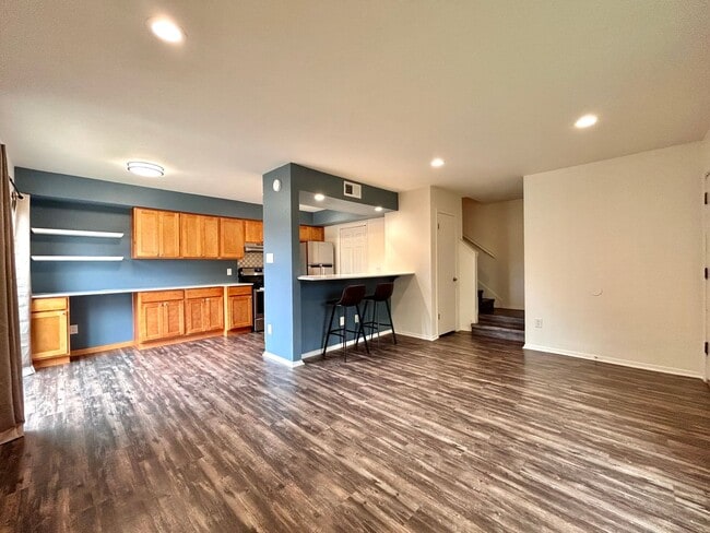 Building Photo - 6005 Cougar Dr