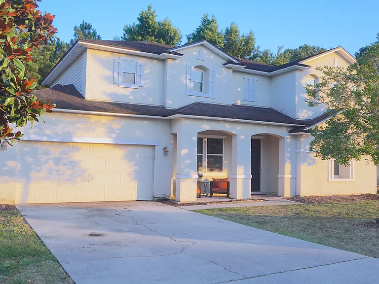 Front View of Home - 86280 Augustus Ave