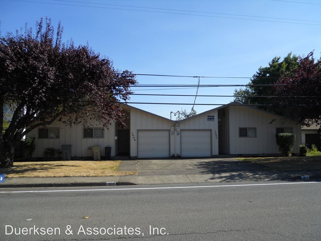 Foto principal - 1847-1849 NW Highland Dr