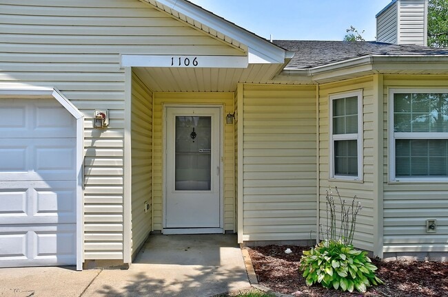 Building Photo - HOUSE FOR RENT
