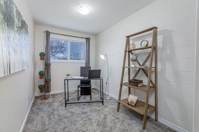 Building Photo - Pleasantview Townhomes