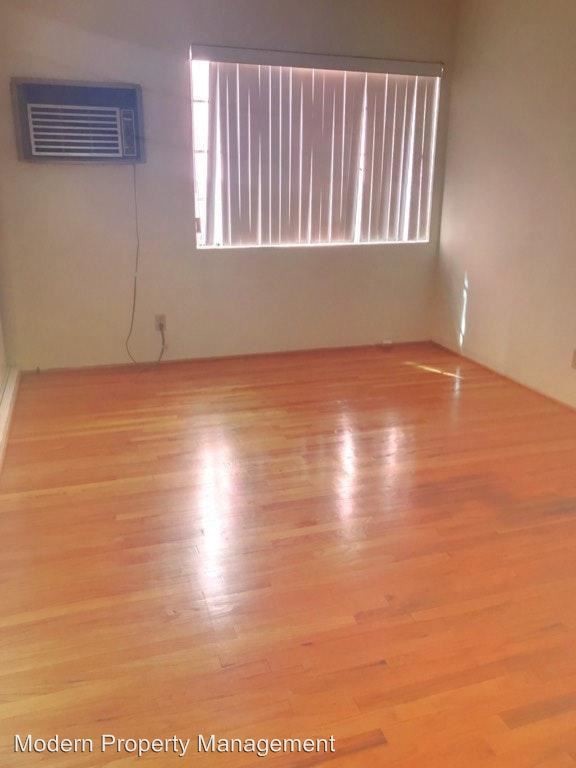 Building Photo - 500-502 E Cypress Ave
