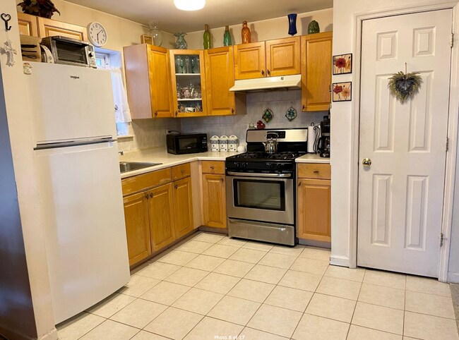 Building Photo - 1926 77th St