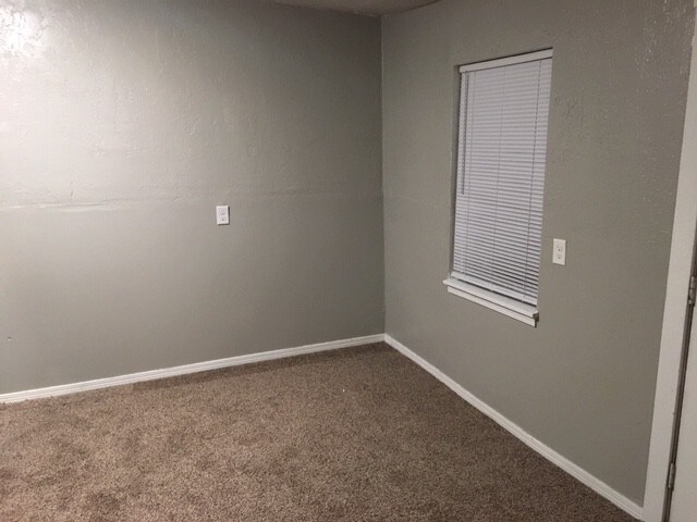 Building Photo - Affordable 1BR/1BA Duplex