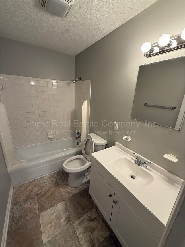 Foto del edificio - 1025 Carolina Ave NW