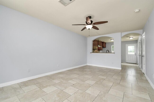 Foto del edificio - 10022 Raymondville Rd