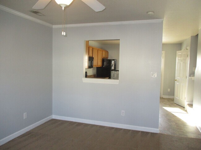 Foto del edificio - Charming two bedroom one and a half bath t...