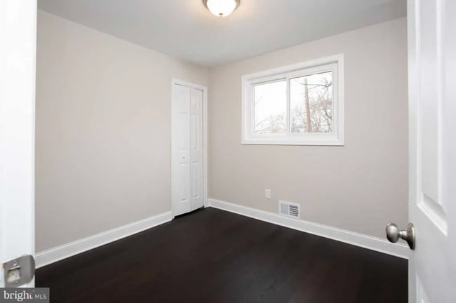 Dormitorio más pequeño en la planta superior - 127 S Jordan St