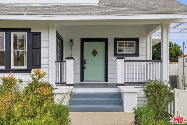 Foto del edificio - 5226 Rockland Ave