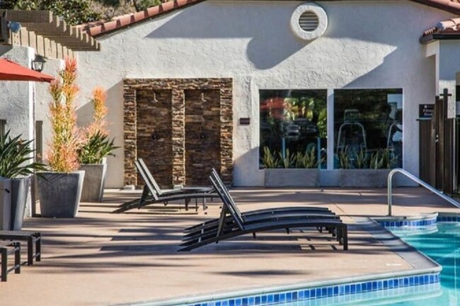 Foto del edificio - 5800 Woodway Dr