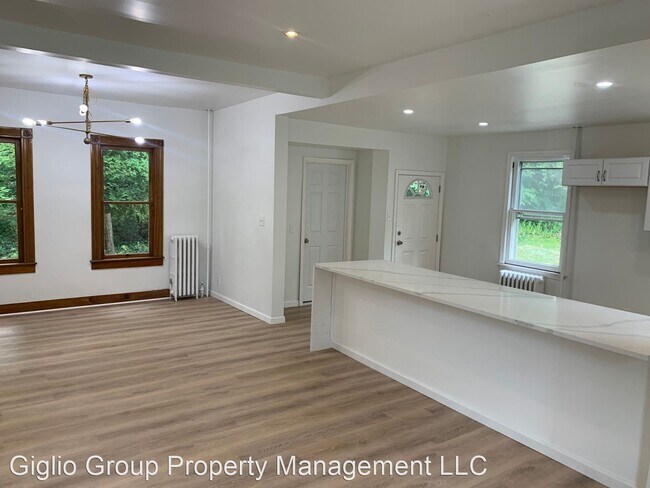 Building Photo - 4 br, 1.5 bath House - 220 Clark Ave