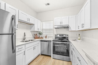 Building Photo - Buffalo Creek Apartments