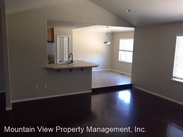 Foto del edificio - 3 br, 2 bath House - 2465 NE 7th Lane