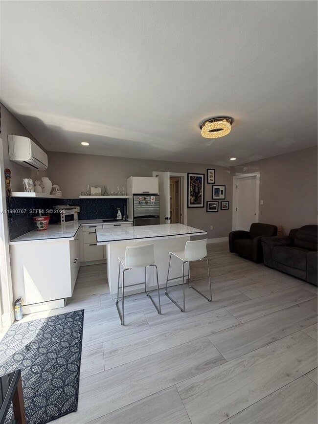 Foto del edificio - 8235 SW 41st Terrace