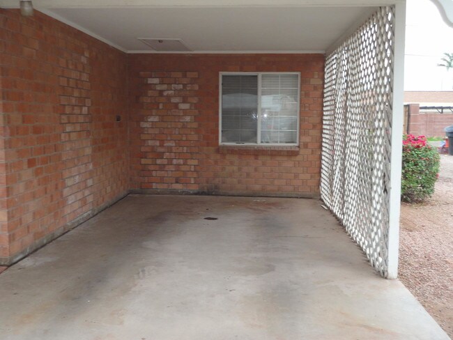 Building Photo - 7337 E Lewis Ave
