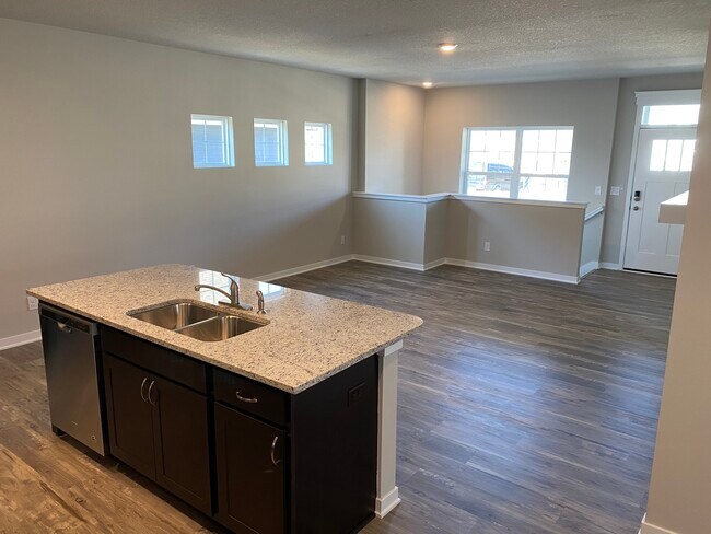 Building Photo - 5544 S Prairie View Dr