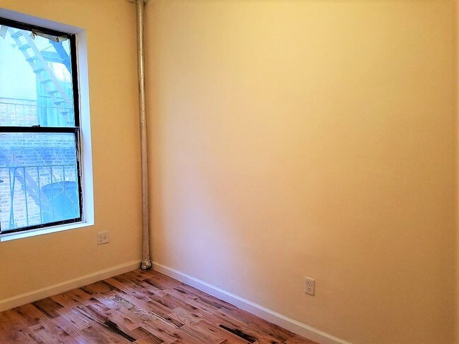 Building Photo - 551 W 175th St