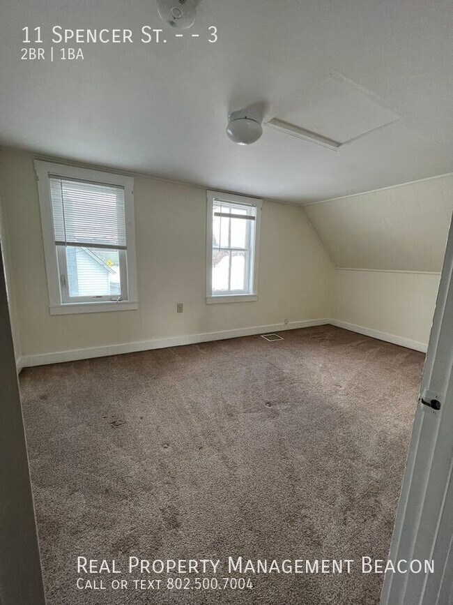Building Photo - 2 BR/1 BA/1 Office $1900 plus utilities