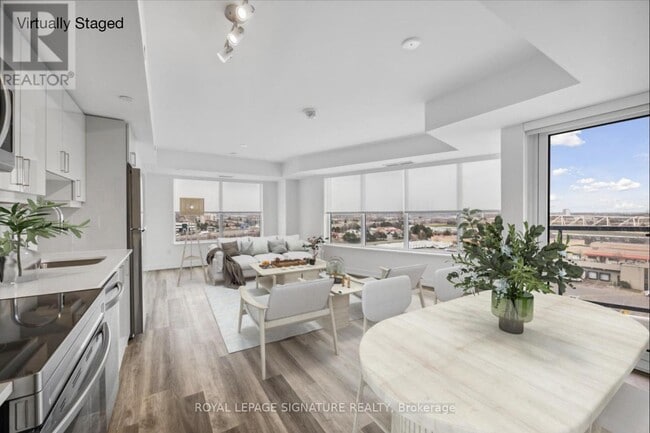 Building Photo - 1480 Bayly St